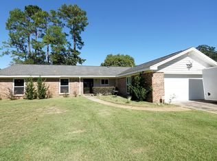 407 Green Oak Ln, Niceville, FL 32578