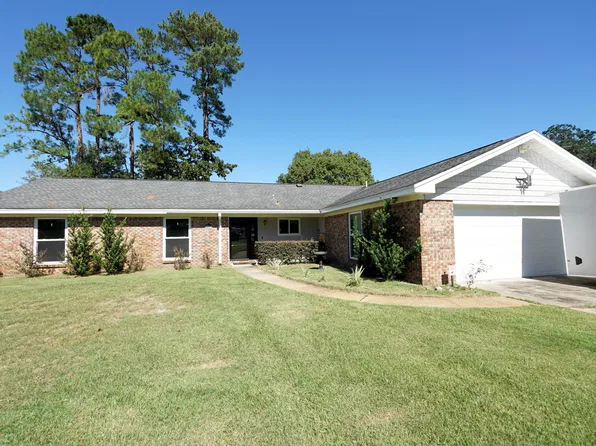 407 Green Oak Ln, Niceville, FL 32578