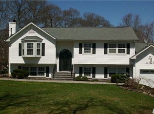 651 Granny Rd, Medford, NY 11763