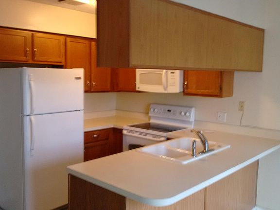 3rd image of 5706 Bratton Dr