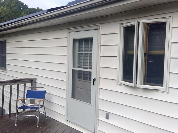 Entrance to apartment.