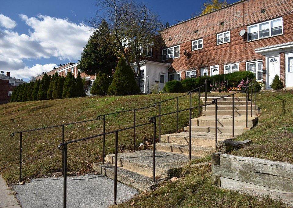 1st image of 214-35B Hillside Ave