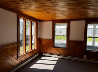 102 Thomas McClellan Rd, Farmington, ME 04938