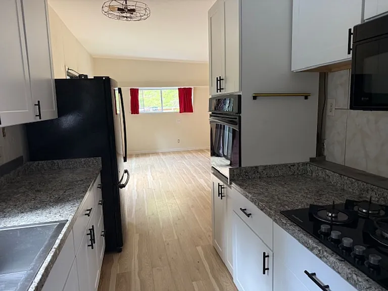 7120 Oak Ridge Rd — Photo 1