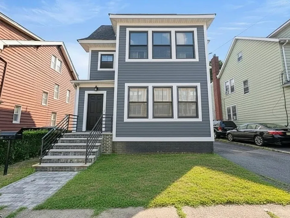 210-212 Goldsmith Ave #1