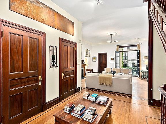 3rd image of 323 W 87th St
