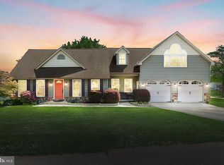 17 Campus Ave, Spring Grove, PA 17362