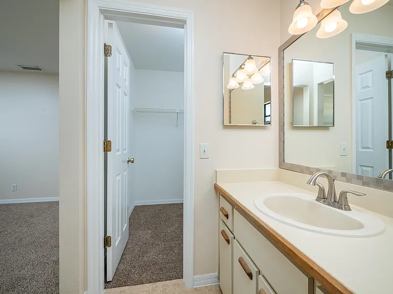 3340 NW 44th Ct — Photo 11