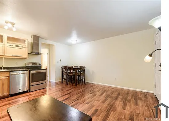 1 bed, 800 sqft, $1,705 — Photo 3