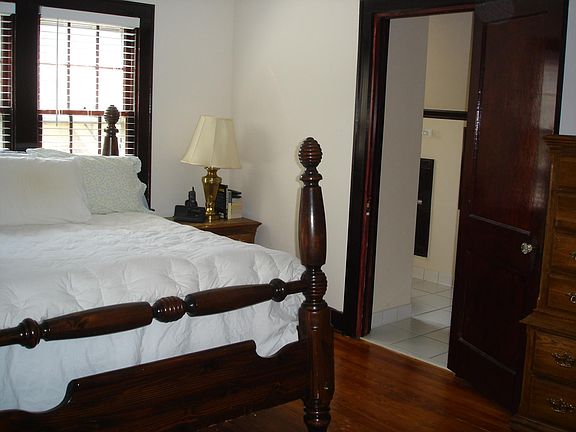 Entrance to bath with tile floor