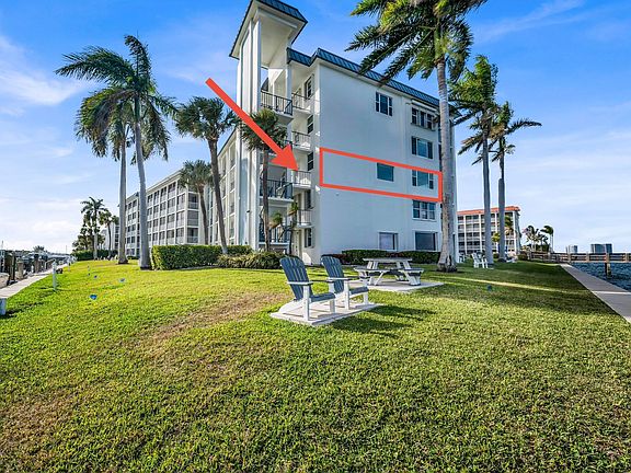 3rd image of 100 Paradise Harbour Boulevard #304