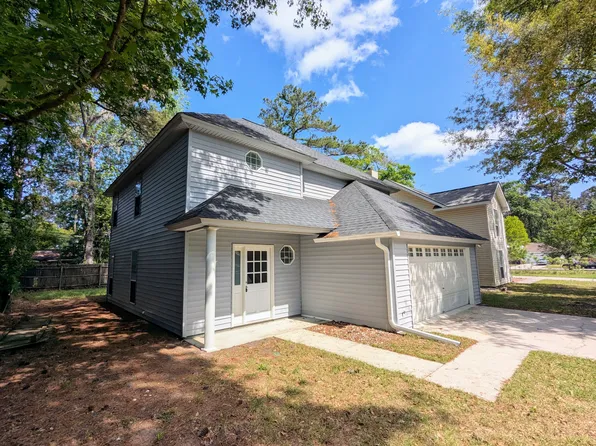 104 Kings Ct, Savannah, GA 31406