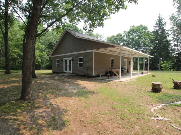 8023 E Garfield Rd, Hesperia, MI 49421