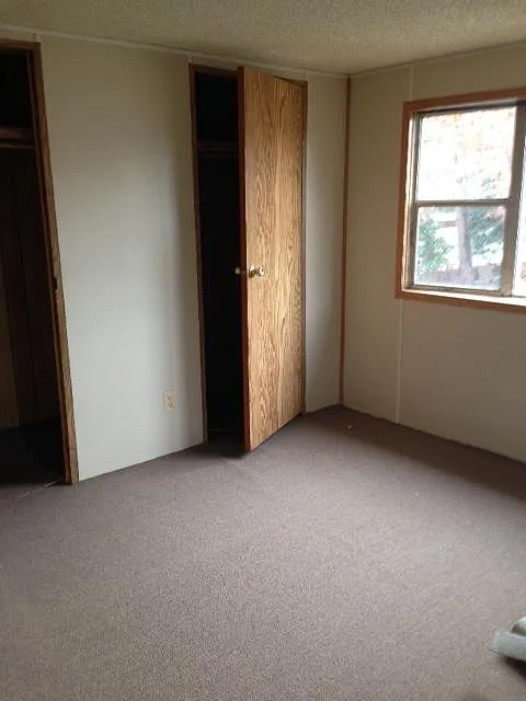 3 bed, 960 sqft, $1,300 — Photo 3