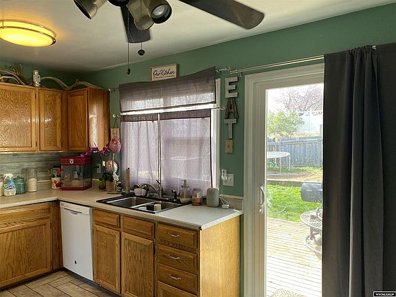 3rd image of 1870 S Carolina Cir