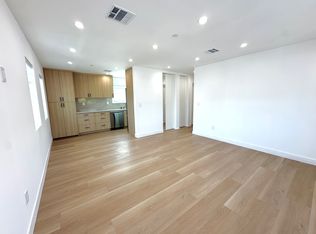 1952 N Parish Pl #201, Burbank, CA 91504