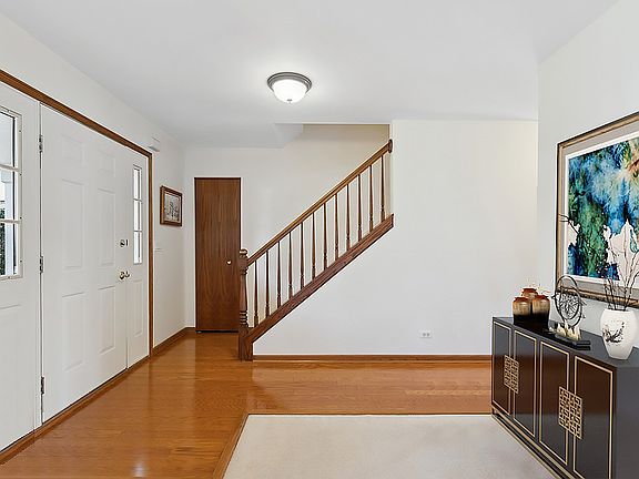 2nd image of 1419 Redwing Dr