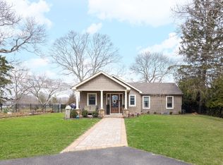 1425 Pine Neck Rd, Southold, NY 11971