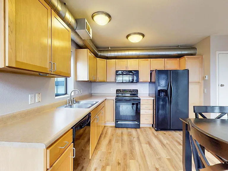 2033 W 30th Ave #C — Photo 7