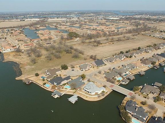 4th image of 1720 Waters Edge Dr