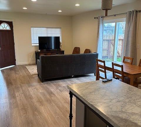 4th image of 3449 Trinity St