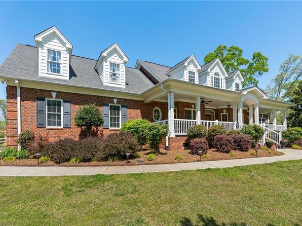 255 Roswell Dr, Kernersville, NC 27284