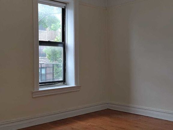 3rd image of 954 41st St #66
