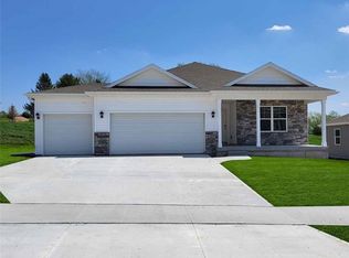 4934 Grand View Ave, Des Moines, IA 50317