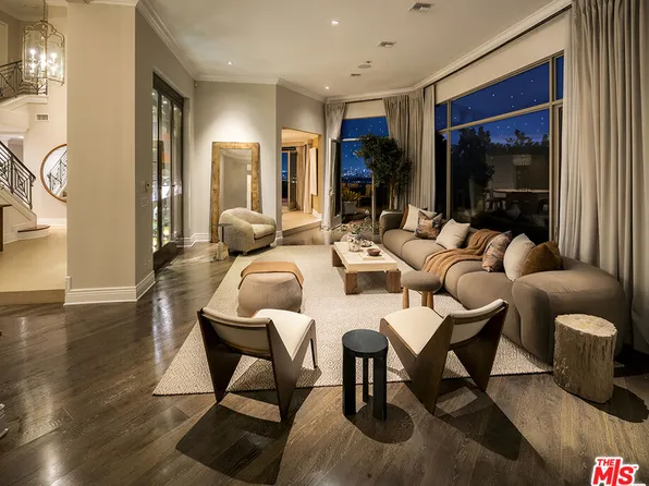 9196 Thrasher Ave, Los Angeles, CA 90069