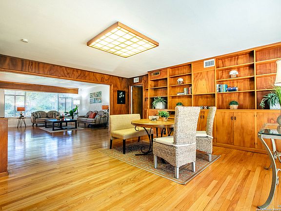 3rd image of 2326 W GRAMERCY PL