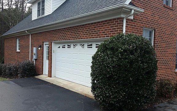 4th image of 105 Hemlock Dr