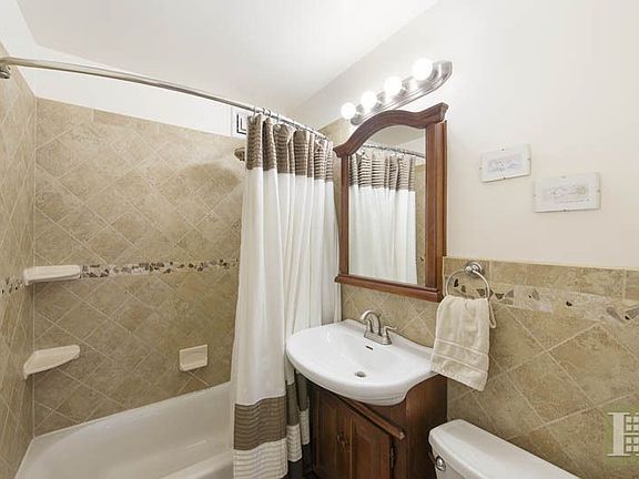 4th image of 224 E 60th St APT 6L