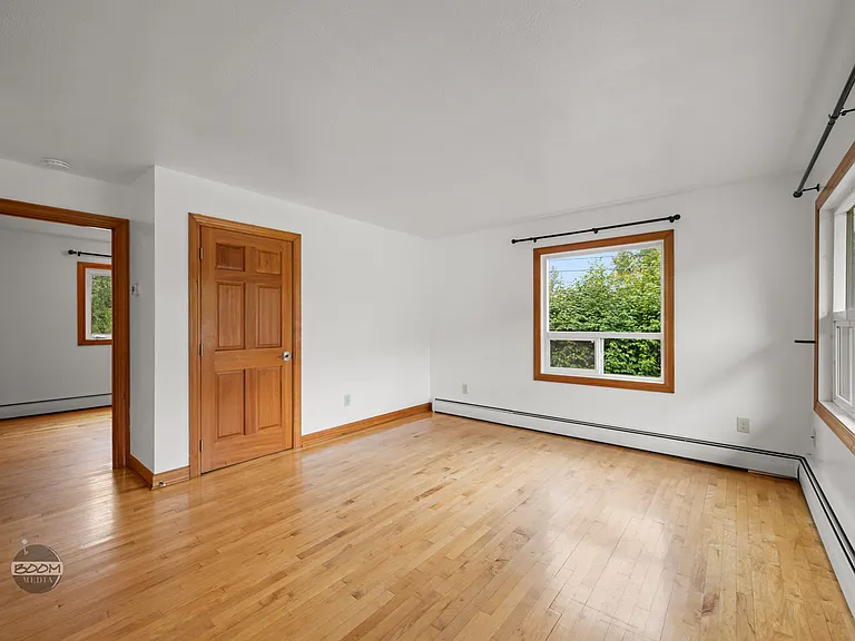 2326 Cordova St #8 — Photo 8