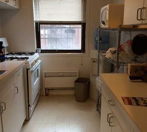 3rd image of 501 Linwood Dr APT 3B