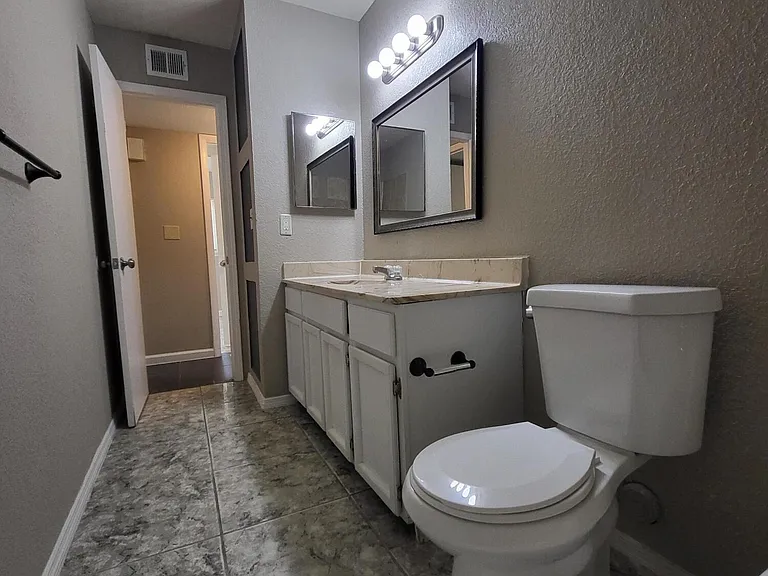 1802 Frank Sinatra Pl — Photo 17