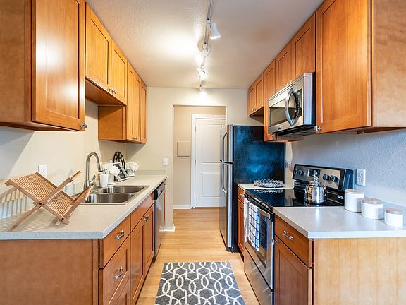 3rd image of 10328 NE 189th St #105