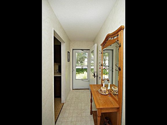 4th image of 2509 Hidden Valley Ln