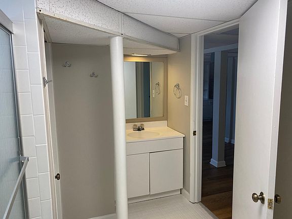 5th image of 4078 Menlo Dr