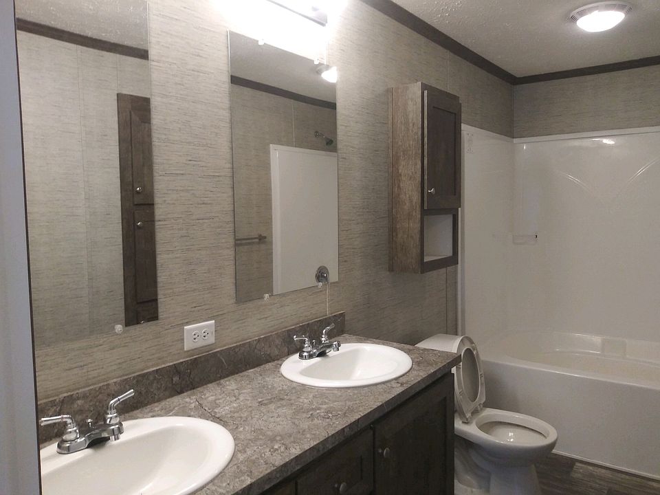 2nd image of 2121 Redwood Ave