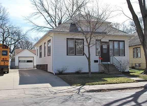 2nd image of 805 S Park St