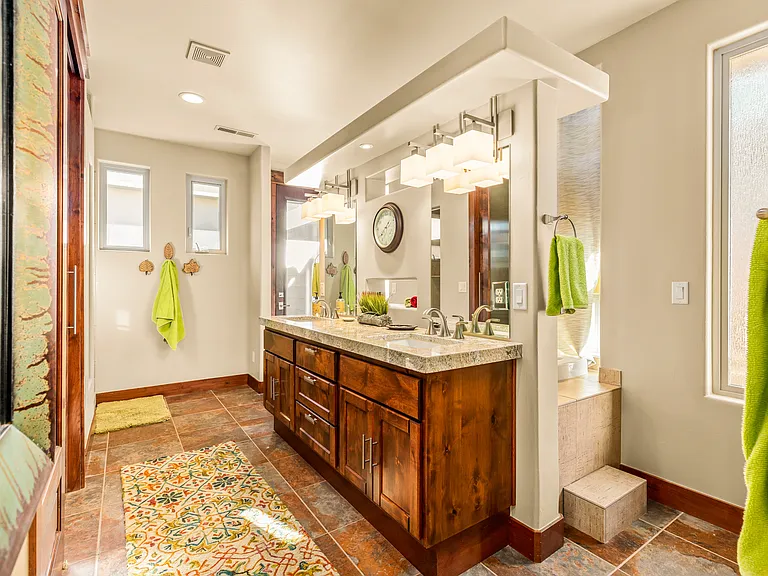 Owners bathroom
