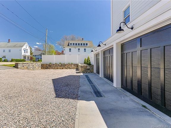 5th image of 21 Oak Dr