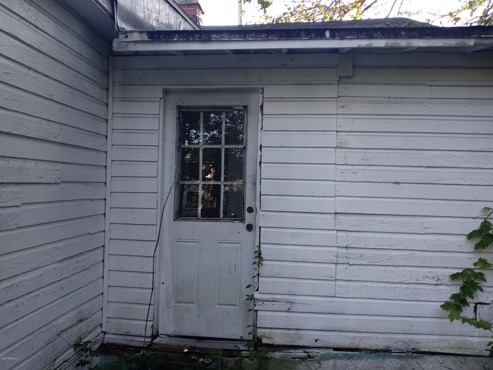 2nd image of 1700 W 12th St