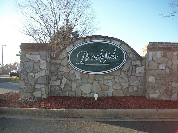 2nd image of 408 Brookhollow Dr