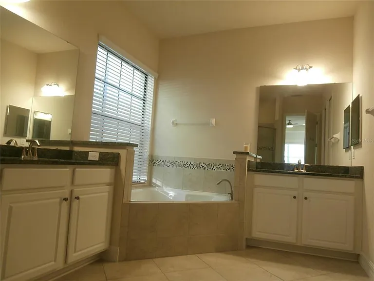 13172 Woodford St — Photo 14
