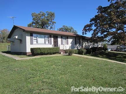 1acre 3 br, 2 bt Ranch
						:
						OVERSIZE garage/VINYL SIDING, newer roof ,w/ NEWER A/C & Heating