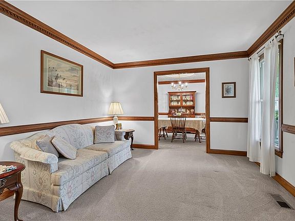 4th image of 1213 Lakeford Pl