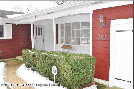 5th image of 864 Brookside Dr