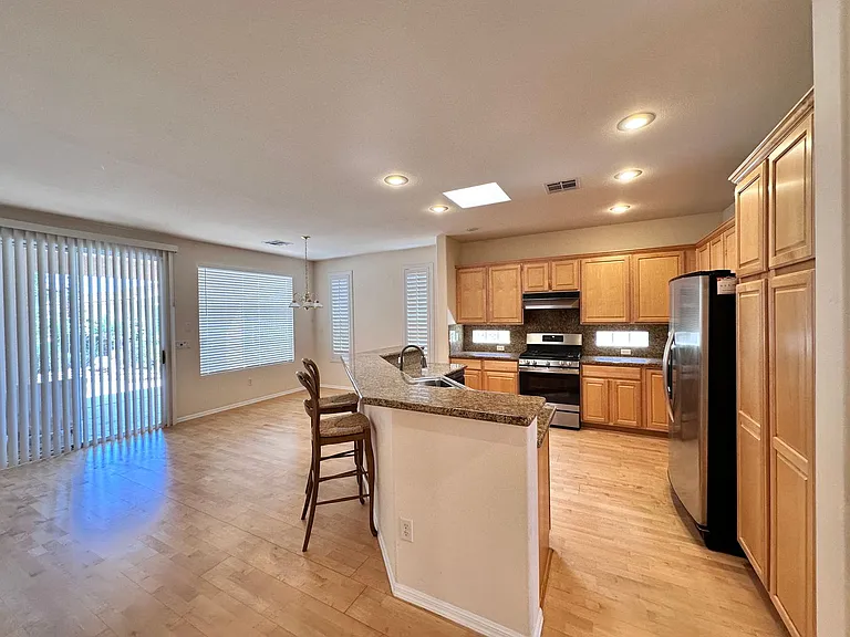 10252 Riva De Destino Ave — Photo 3
