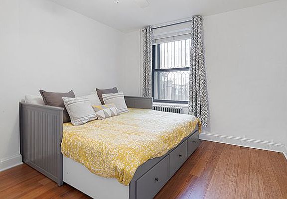 5th image of 410 E 119th St #11